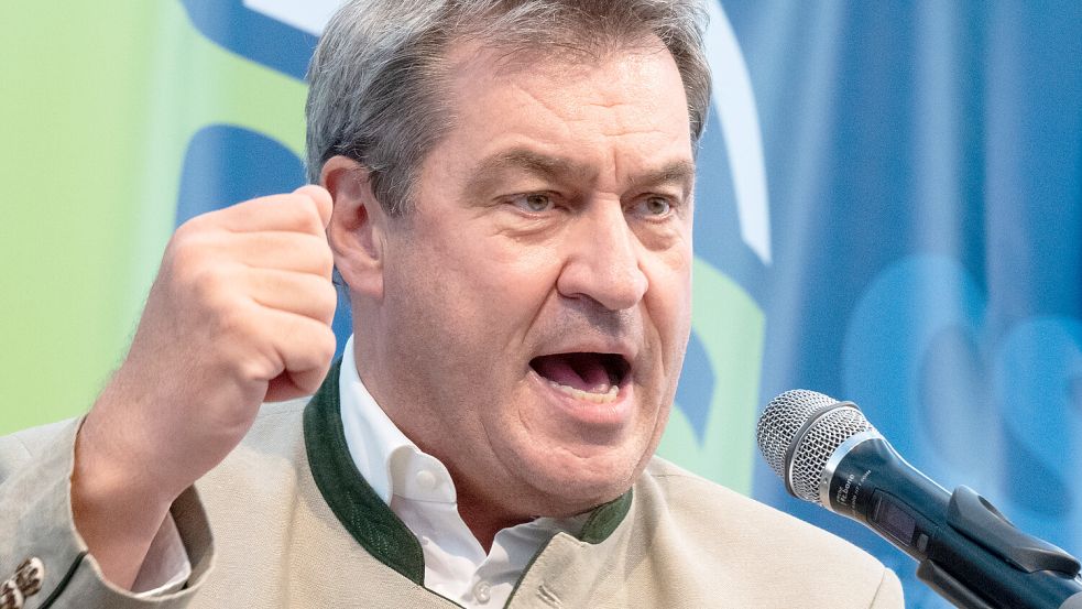 „Bayern bleibt Bayern“. Markus Söder dreht im Bierzelt richtig auf - und wird gefeiert wie ein König. Die Umfragen vor der Wahl sprechen eine andere Sprache. Foto: Sven Hoppe