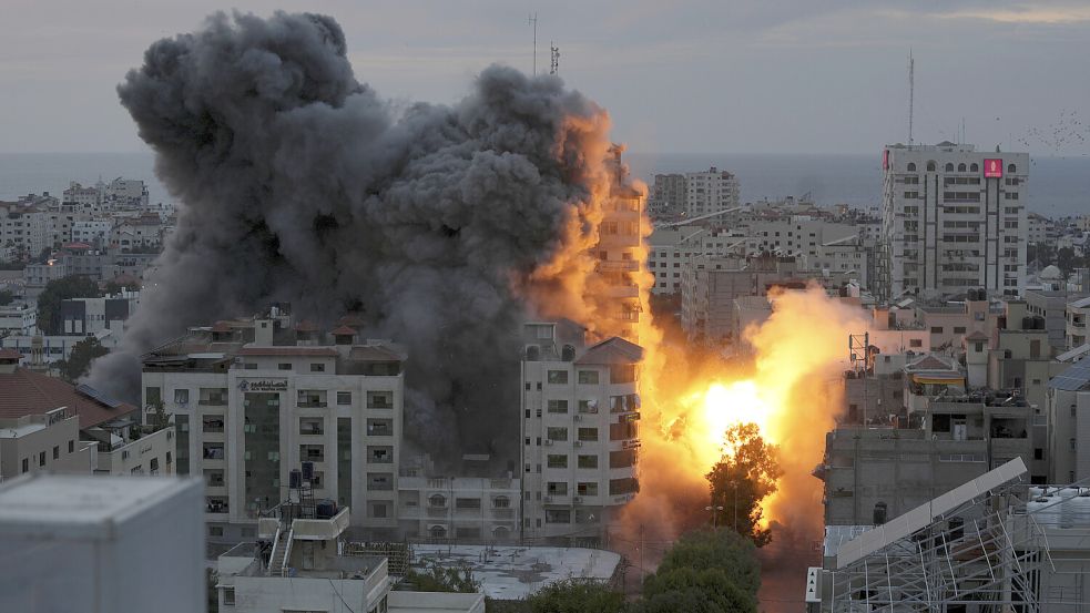 Bereits am Sonnabend startete Israel mehrere Gegenangriffe im Gazastreifen. Foto: Adel Hana/DPA