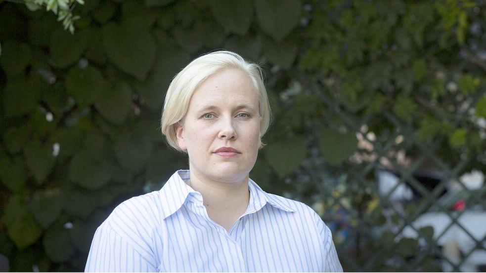 Anne Rabe legt mit „Die Möglichkeit von Glück“ den Nachgeborenen-Roman zur DDR-Diktatur vor. Foto: Annette Hauschild-Gross/Klett Cotta