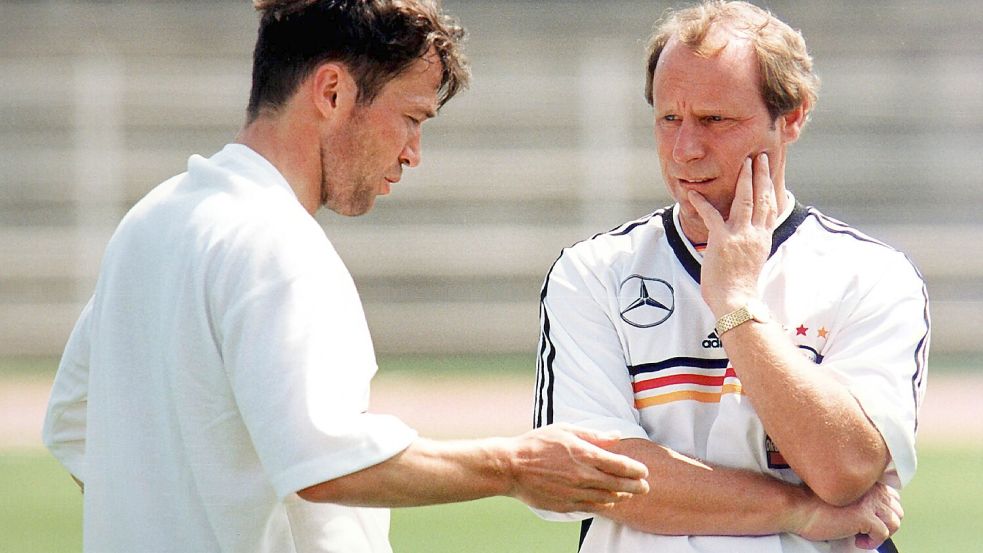 Comeback Nummer 1: Bundestrainer Berti Vogts holte Lothar Matthäus für die Weltmeisterschaft 1998 in Frankreich zurück in die Nationalmannschaft. Foto: Imago/Team2