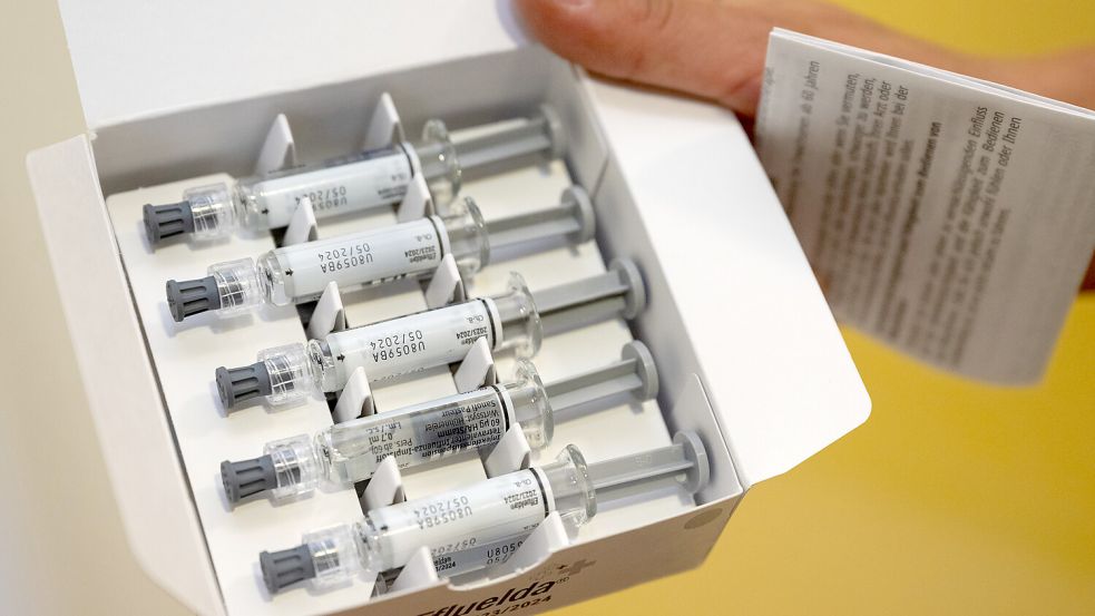 So sieht der aktuelle Grippeimpfstoff 2023/2024 „Efluelda“ von Sanofi aus. Foto: dpa