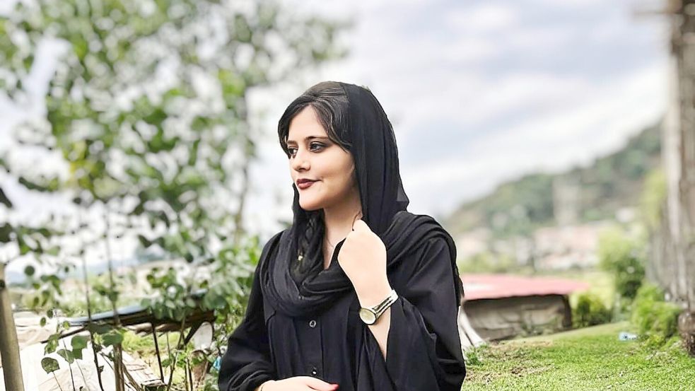 Jina Mahsa Amini war im September 2022 nach ihrer Festnahme durch die iranische Sittenpolizei wegen eines angeblich zu locker getragenen Kopftuchs gestorben. Foto: imago images/ZUMA Wire