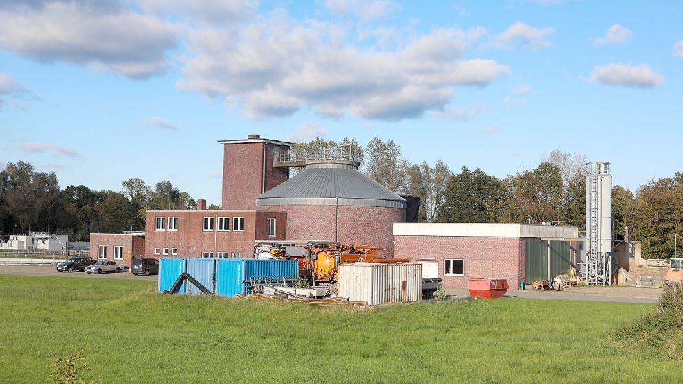 Im Auricher Klärwerk hat sich schon einiges getan. Große Investitionen stehen aber noch aus – wie ein zweiter Faulturm. Foto: Romuald Banik