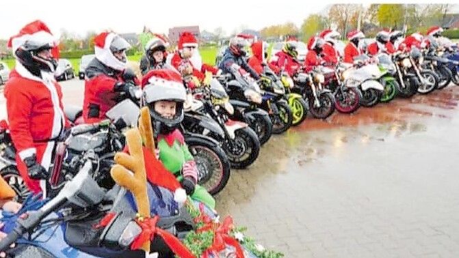 Eine ganzer Trupp Motorradfahrer nimmt sich im Advent Zeit, um Kinder zu erfreuen. Foto: privat