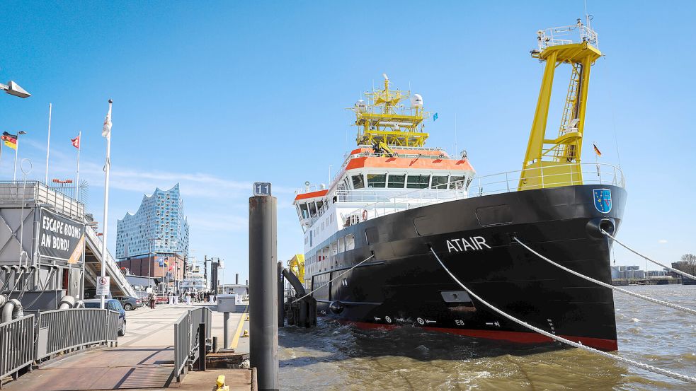 Das Vermessungs-, Wracksuch- und Forschungsschiff „Atair“ ist derzeit in der Deutschen Bucht im Einsatz. Foto: dpa/Christian Charisius