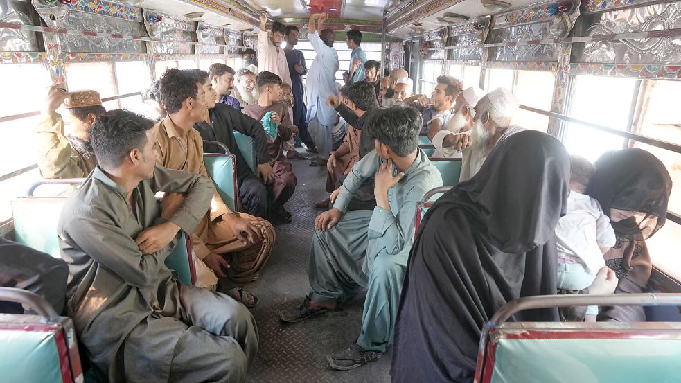 Pakistan will Afghanen rigoros abschieben. Was bedeutet das für Afghanen, die auf ein Visum für Deutschland warten? Foto: dpa/ Fareed Khan