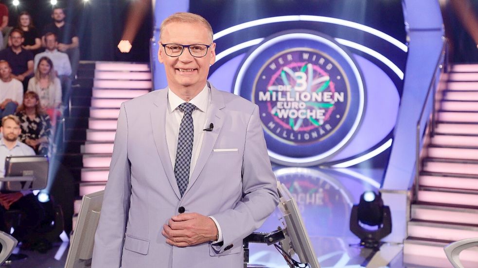 Günther Jauch moderiert seit 24 Jahren die deutsche Version von „Wer wird Millionär?“. Foto: RTL / Dirk Borm