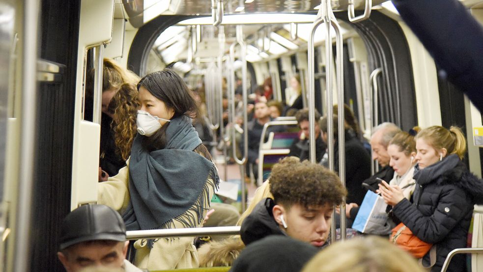 Voll besetzt wie immer: Die Pariser Metro. Foto: Imago Images / ABACAPRESS