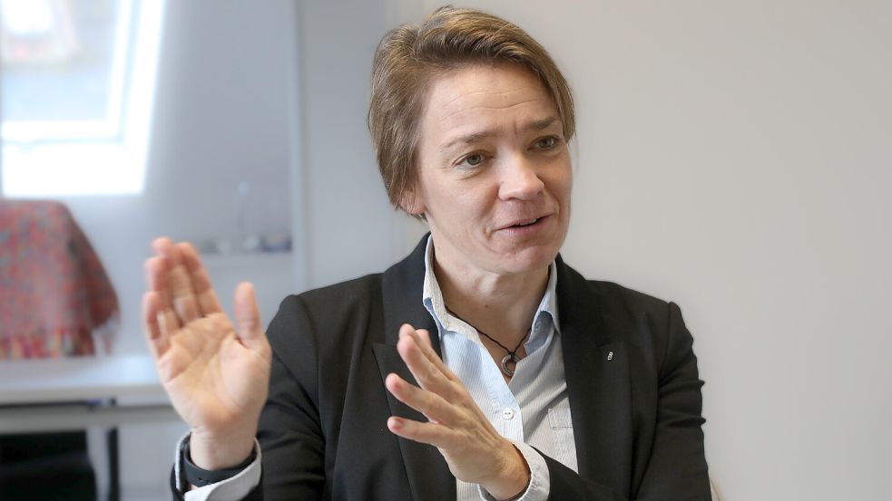 Saskia Buschmann schildert im Gespräch ihr erstes Jahr im niedersächsischen Landtag in Hannover. Foto: Romuald Banik