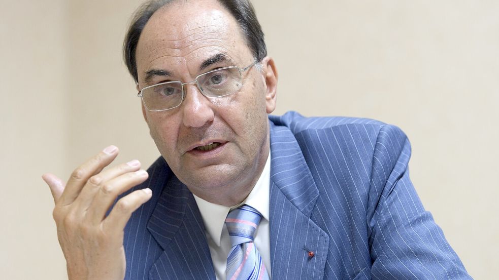 Alejo Vidal-Quadras - hier im September 2016 - ist Medienberichten zufolge in Madrid auf offener Straße niedergeschossen worden. Foto: dpa/Martial Trezzini