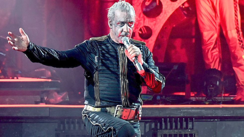 Rammstein-Frontmann Till Lindemann ist mit seinem neuen Album „Zunge“ auf Solo-Tournee. Zu Konzerten erhalten einige Pressevertreter keinen Zutritt. Foto: dpa/Malte Krudewig