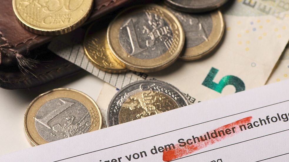Geldsorgen treiben viele Menschen in Aurich und Emden um. Foto: DPA