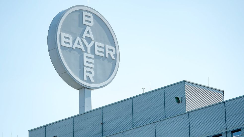 Die Probleme rund um den glyphosathaltigen Unkrautvernichter Roundup hat Bayer sich 2018 mit der milliardenschweren Monsanto-Übernahme ins Haus geholt. Foto: Hendrik Schmidt/dpa-Zentralbild/dpa