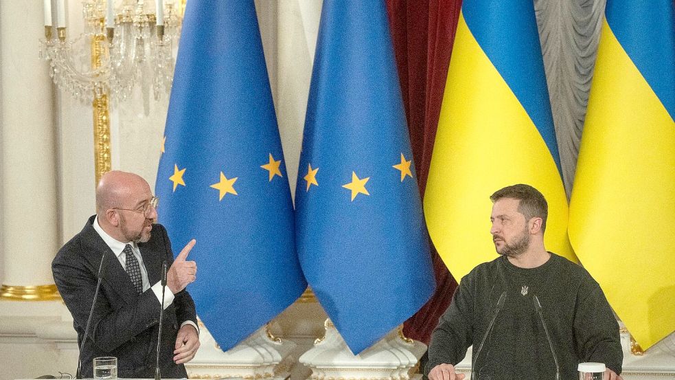 EU-Ratspräsident Charles Michel und der ukrainische Präsident Wolodymyr Selenskyj in Kiew. Foto: Efrem Lukatsky/AP/dpa