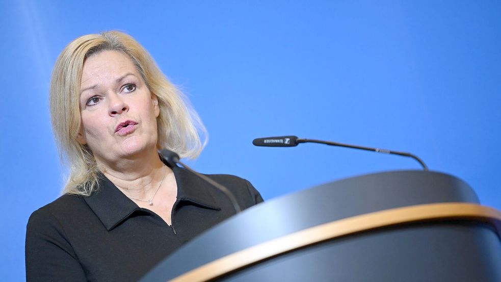„Wir müssen anerkennen, dass wir in Deutschland ein Problem mit Antisemitismus haben, der auch von Muslimen ausgeht“: Nancy Faeser. Foto: Britta Pedersen/dpa