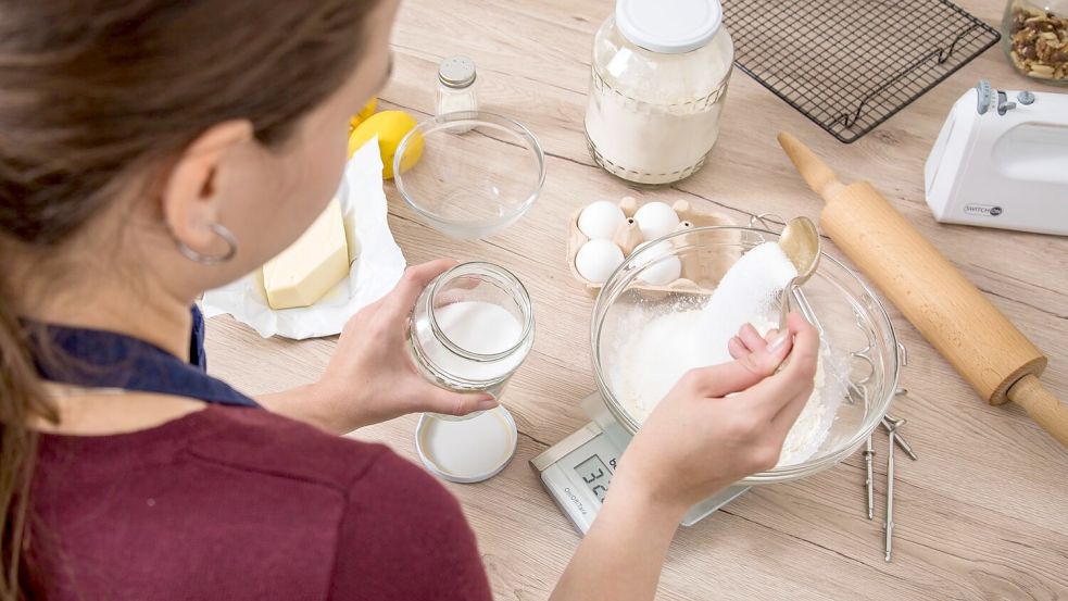 So viel Süße muss nicht sein: Plätzchen schmecken auch mit weniger Zucker. Foto: Christin Klose/dpa-tmn