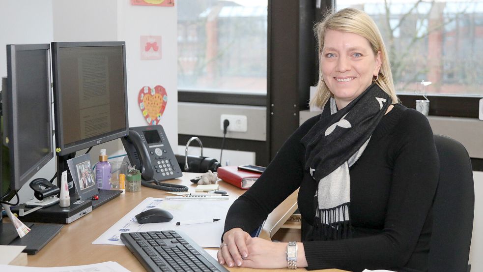 Stephanie Siefken ist seit Anfang November im Auricher Rathaus aktiv. Foto: Romuald Banik