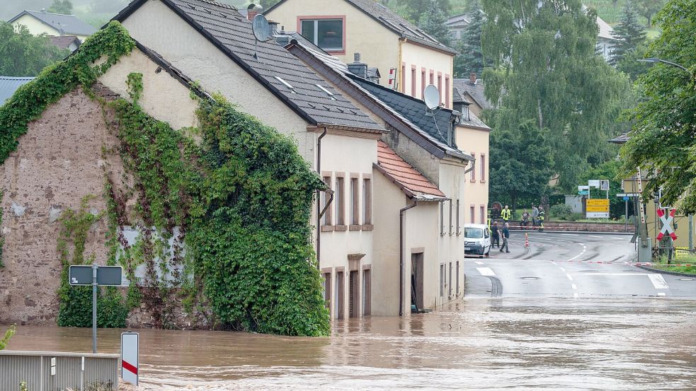 Eine Elementarversicherung schützt vor den Folgen von Hochwasser und Überschwemmung. Foto: picture alliance/dpa