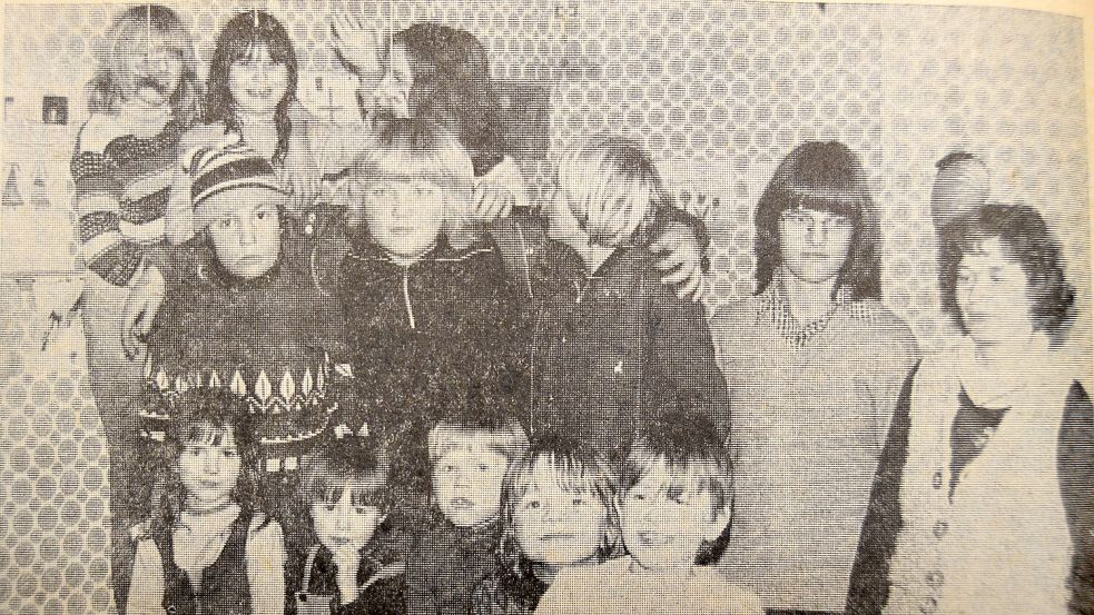 Das war 1978: Hannelore Harms (rechts) mit Kindern aus dem Spielraum in der Auricher Tannenbergstraße. Foto: Archiv ON