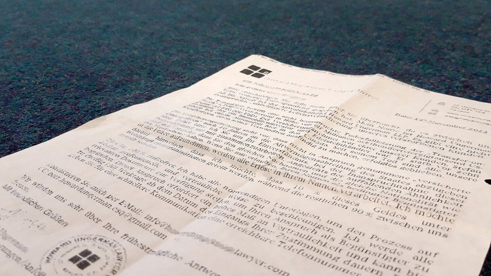 Dieses Fax erreichte einen 90-jährigen Brookmerlander. Ein angeblicher Anwalt aus Kanada verspricht ihm darin ein Millionenerbe. Foto: Thomas Dirks