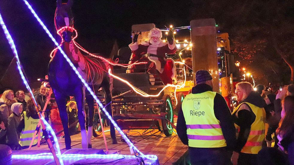 Die Dorfgemeinschaft Riepe veranstaltet demnächst wieder ihren Lichtermarkt, hier ein Foto aus dem vorigen Jahr. Foto: Heino Hermanns