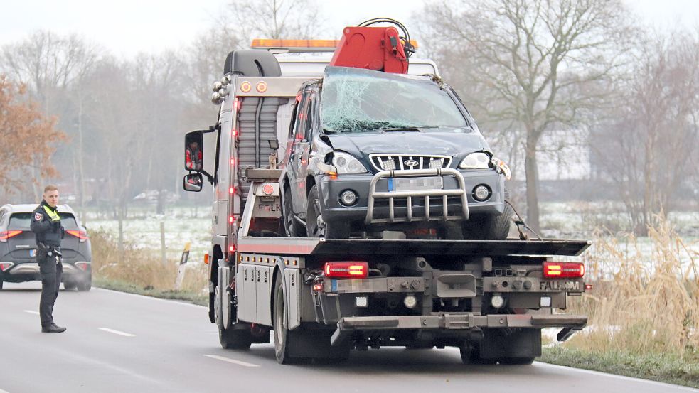 Die Polizei rückte zu einem Unfall auf der Moordorfer Straße aus. Foto: Hermanns