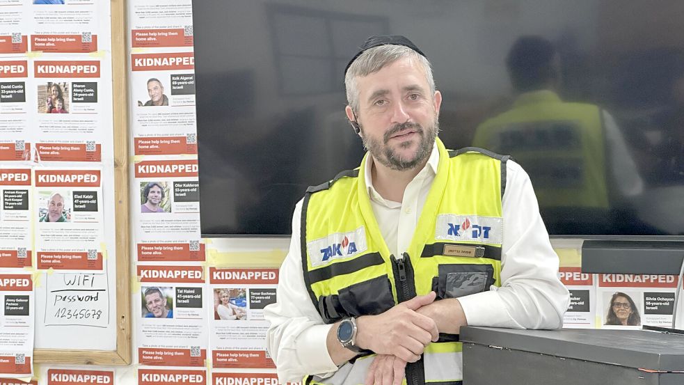 Barg viele Leichen: Simha Grainman, eigentlich Tischler, arbeitet ehrenamtlich für „Zaka“ Foto: Michael Clasen