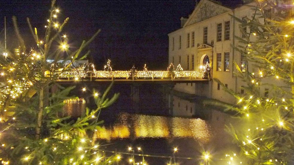 Der Weihnachtsmarkt in Dornum am Wasserschloss hat noch bis einschließlich Sonntag, 10 .Dezember 2023, geöffnet. Foto: Archiv