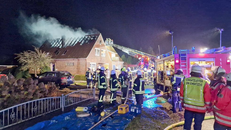 Rund 65 Einsatzkräfte waren in der Nacht vor Ort. Foto: Feuerwehr Berumerfehn