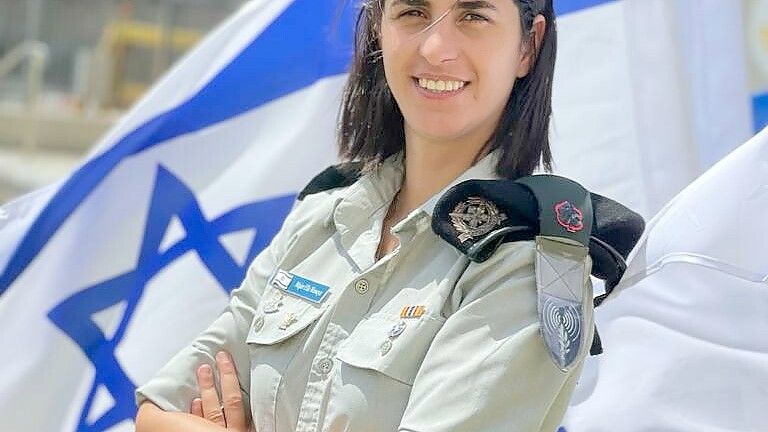 Waweya ist so etwas wie eine Armee-Influencerin: In professionell gemachten Videos auf Instagram, Tiktok und Youtube erklärt sie der arabischen Welt den Krieg gegen die Hamas – in ihrer Muttersprache Arabisch. Foto: Israel Defense Forces