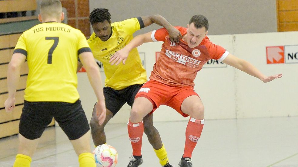 Im Halbfinale schlug Middels den Gastgeber Großefehn mit 4:1 und holte sich gegen Firrel den SparkassenpokalFoto: Bernd Wolfenberg