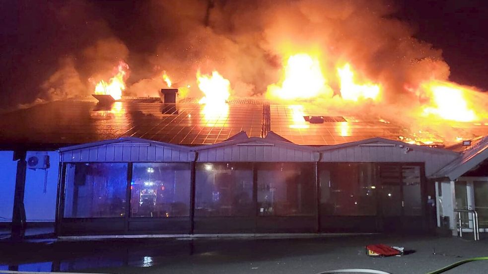 Die Feuerwehr war in der Nacht zu Dienstag in Sande im Einsatz. Foto: Feuerwehr