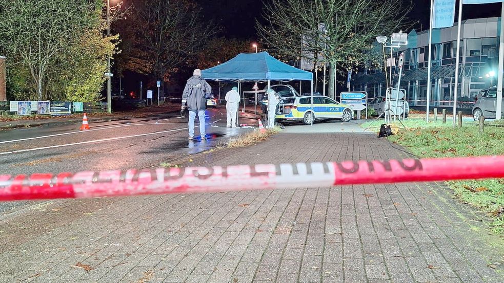 Der Axt-Angreifer ist infolge des Schusses, den ein Polizist abgegeben hat, verstorben. Foto: Nord-West-Media TV