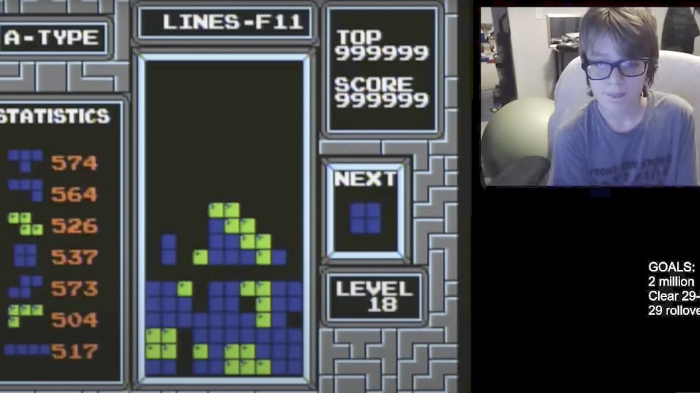 13-jähriger Willis „Blue Scuti“ Gibson schaffte es als erster Mensch der Welt, das Spiel „Tetris“ zu Ende zu spielen. Foto: dpa / Uncredited