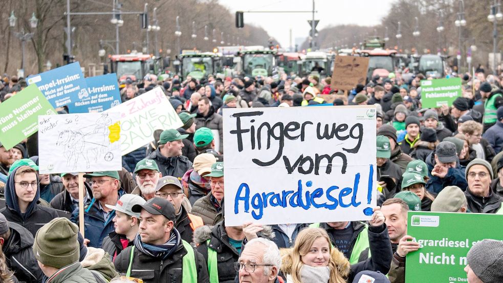 Bei den Protesten der Landwirte in der kommenden Woche wird es um die geplante schrittweise Streichung der Agrardieselsubventionen gehen - doch was bringt diese Vergünstigung wirklich? Foto: dpa | Fabian Sommer
