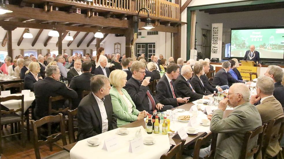 Der Neujahrsempfang der Gemeinde Großefehn im Compagniehaus in Ostgroßefehn war ein Anziehungspunkt. Fotos: Wilfried Gronewold