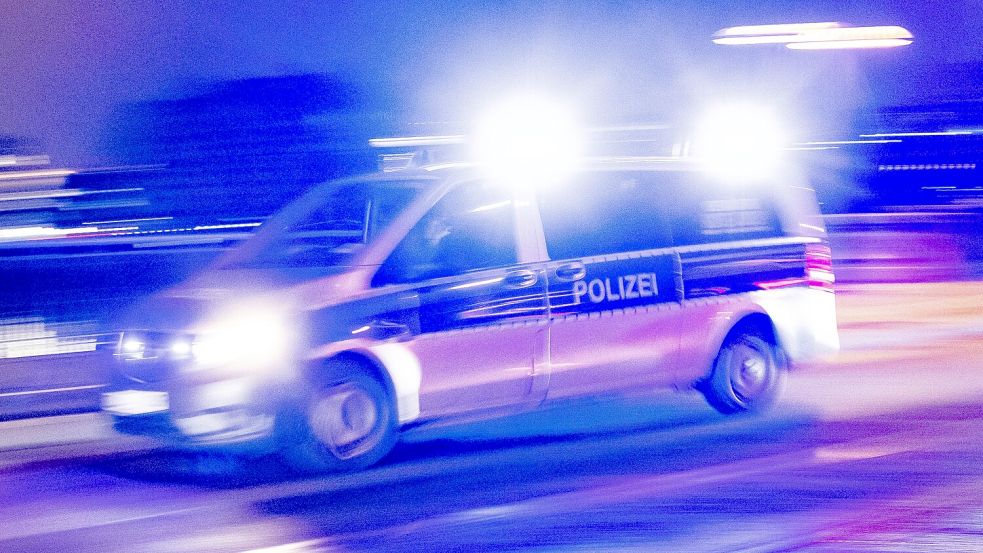 Spezialkräfte der Bremer Polizei haben am Sonntag eine Frau festgenommen, die zuvor mehrere Personen mit einer Schreckschusspistole bedroht hatte. Foto: imago images/C3 Pictures