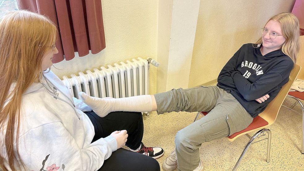 Das Anlegen von Verbänden gehört zum Pflegeberuf dazu. Foto: Harald Gerdes