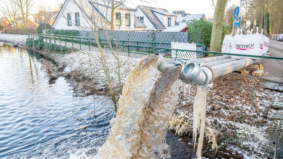 Das Hochwasser in Niedersachsen ist vorbei - es gibt fast überall Entwarnung. Foto: dpa/Sina Schuldt