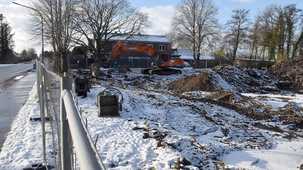 Freie Fläche: Das Gebäude der früheren Kult-Diskothek Allotria an der Hauptstraße in Rechtsupweg ist verschwunden. Foto: Thomas Dirks