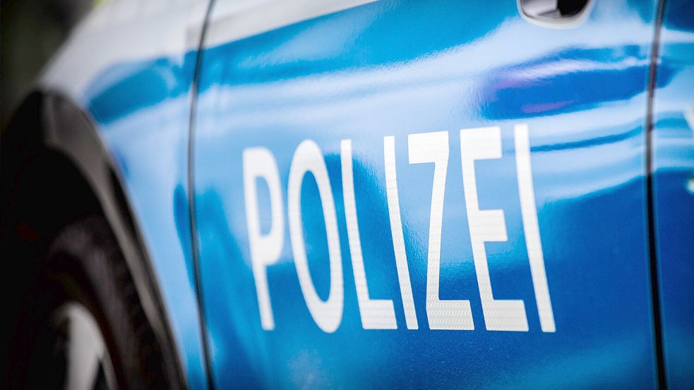 Die Polizei berichtet von einer Messerstecherei in Bremen. Gemeinsam konnten die Kontrahenten festgesetzt werden. Foto: imago images/Fotostand