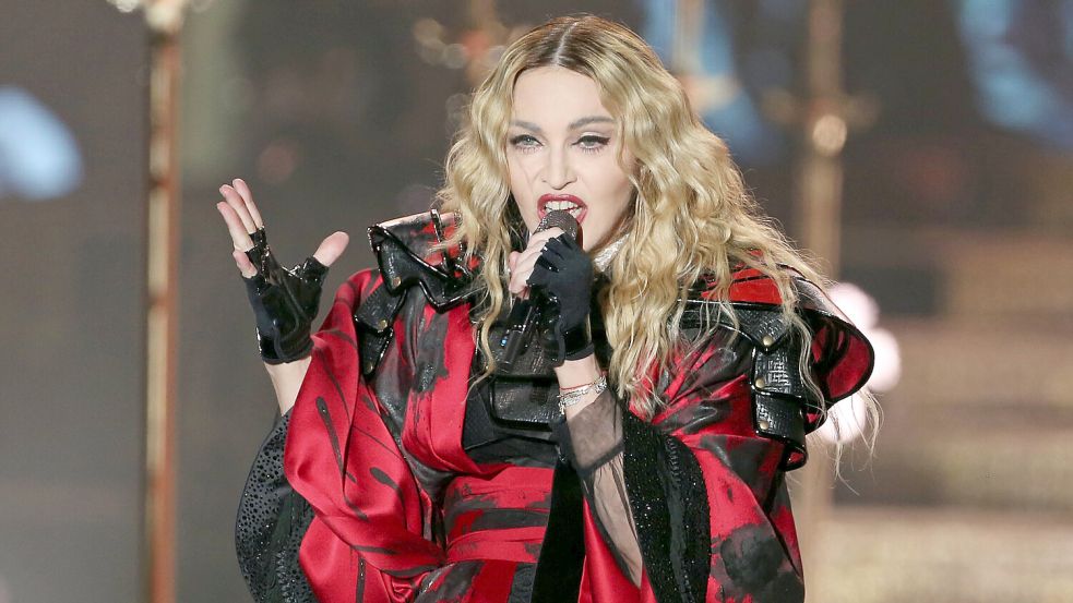 Weil sie ihre Fans bei Konzerten angeblich stundenlang warten ließ, ist Pop-Star Madonna nun verklagt worden. Foto: imago images/POP-EYE