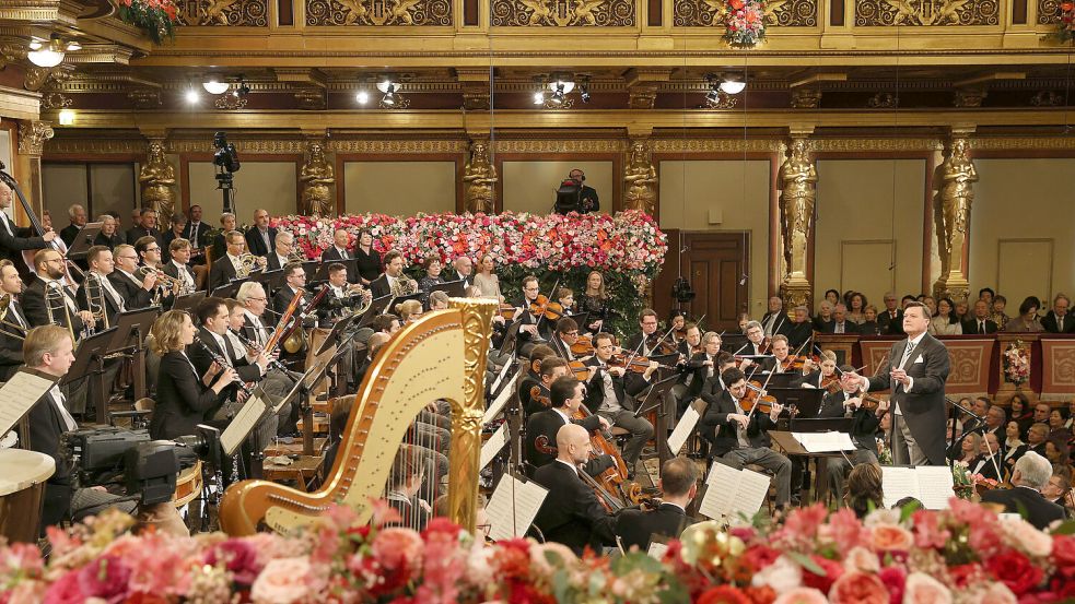 Das passt: Christian Thielemann dirigiert das Neujahrskonzert der Wiener Philharmoniker. Foto: Dieter Nagl/WIENER PHILHARMONIKER/APA/dpa