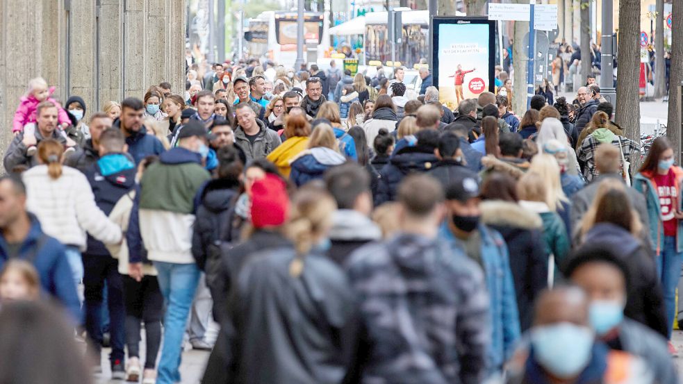 In Deutschland nimmt die Bevölkerung weiter zu. Foto: dpa/Georg Wendt