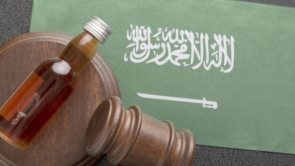 Illegaler Alkoholkonsum wird in Saudi-Arabien hart bestraft, unter anderem mit Peitschenhieben, Geld- oder Haftstrafen. Foto: imago images/Pond5 Images