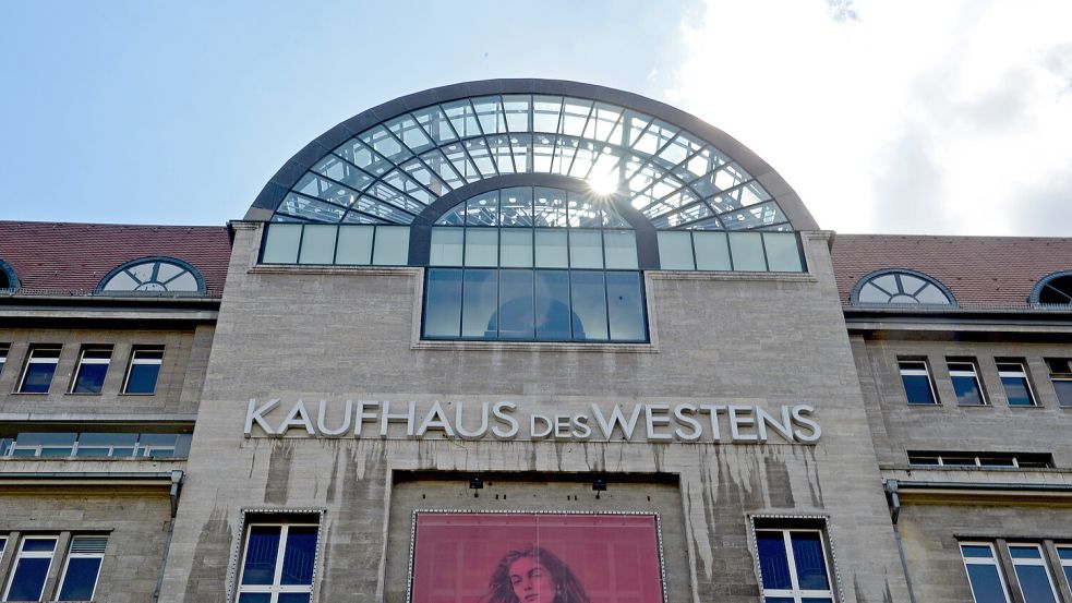 Das Berliner Kaufhaus KaDeWe und die zugehörige KaDeWe-Gruppe bereiten offenbar einen Insolvenzantrag vor. Foto: dpa | Christina Peters