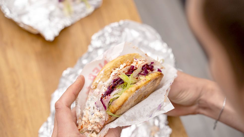 Der Döner gehört zum beliebtesten Fast Food in Deutschland. Foto: imago images/Bihlmayerfotografie