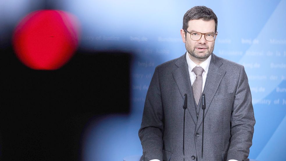 Justizminister Marco Buschmann hat die Eckpunkte für die geplante Verantwortungsgemeinschaft vorgestellt. Foto: dpa/Jörg Carstensen
