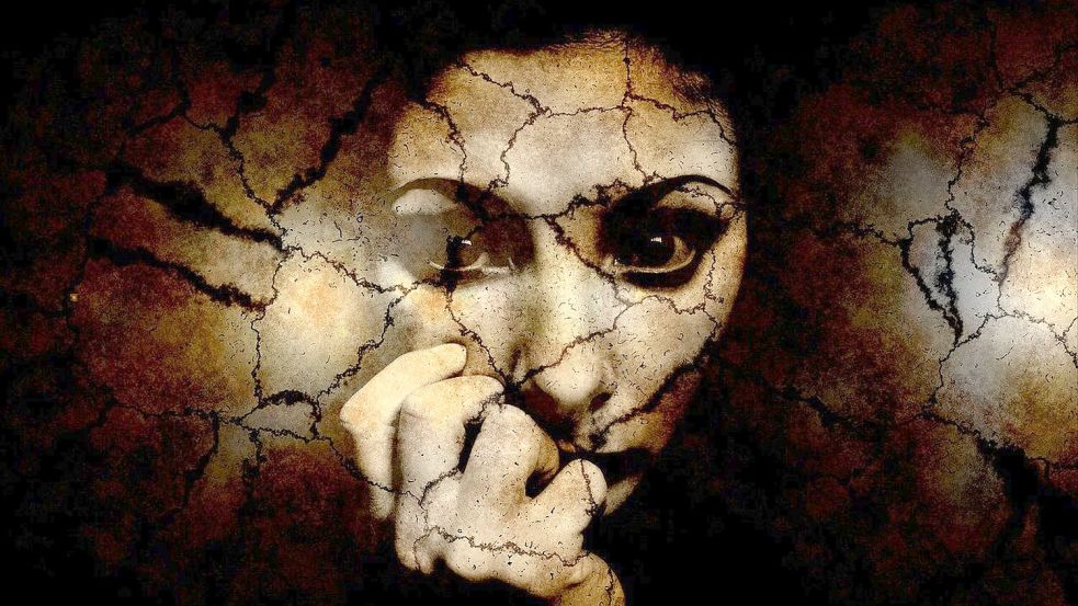 Eine 22-Jährige ist von ihrem Freund geschlagen und eingesperrt worden. Dafür wurde der Mann aus Großefehn nun zu einer Haftstrafe verurteilt. Symbolfoto: pixabay