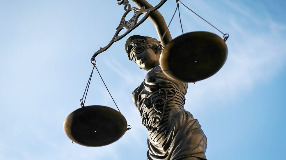 Eine Statue von Justitia, Göttin der Gerechtigkeit. Foto: DPA